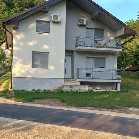 Omar & Una Apartmani Bihać Zewnętrze zdjęcie